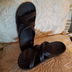 Telic Mallory 2.0 sandals